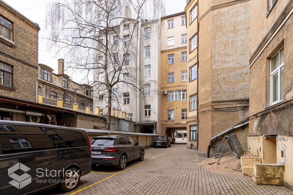 Brīvības iela 84, Rīga