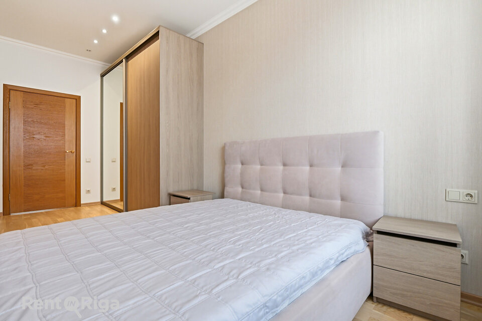 Dzirnavu iela 113A, Rīga