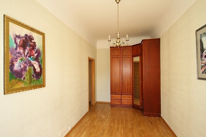 Strūgu iela 2, Rīga