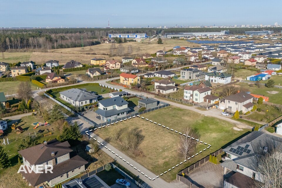 Mazā Strazdiņu iela 4, Ropažu nov.