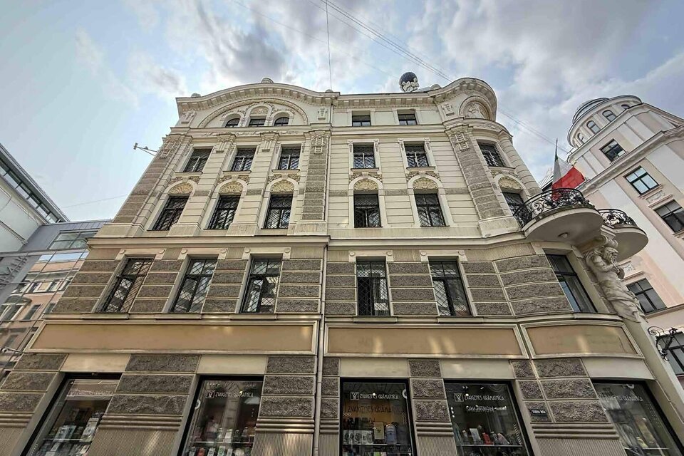 Teātra iela 9, Rīga