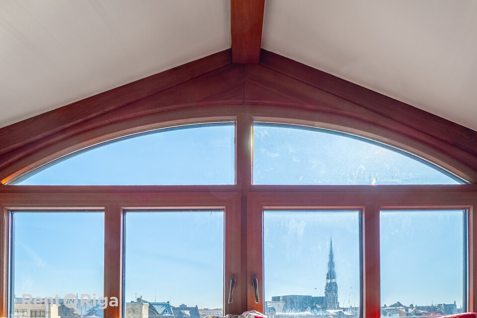 Mazā Smilšu iela 12, Rīga