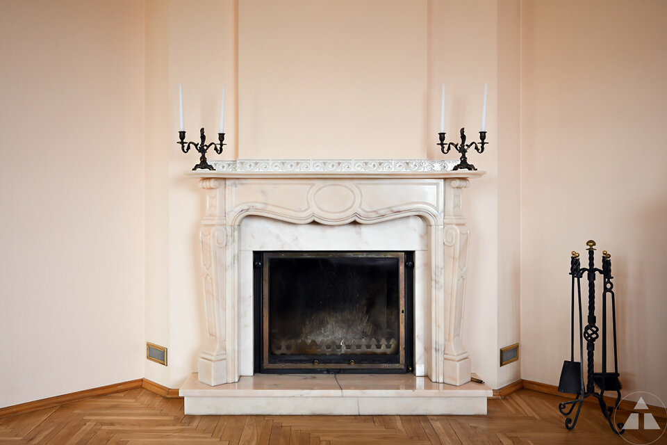 Tulpju iela 11, Rīga