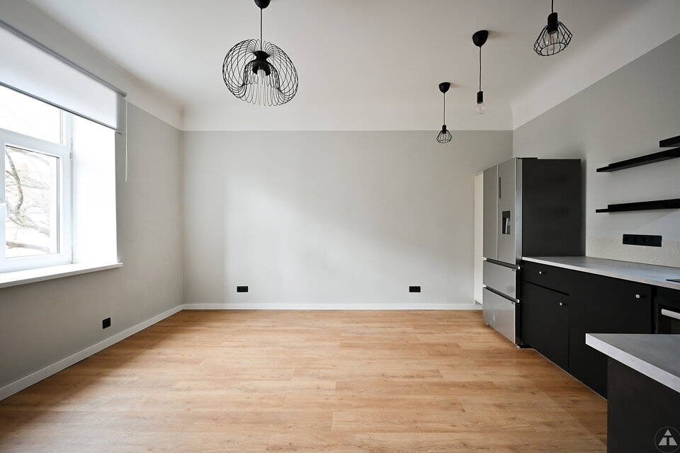 Ropažu iela 98, Rīga