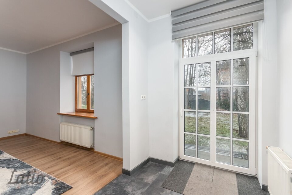 Sudrabu Edžus iela 16, Rīga