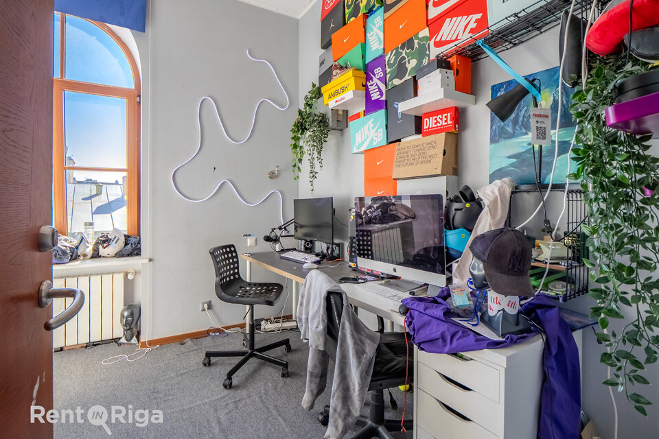 Mazā Smilšu iela 12, Rīga