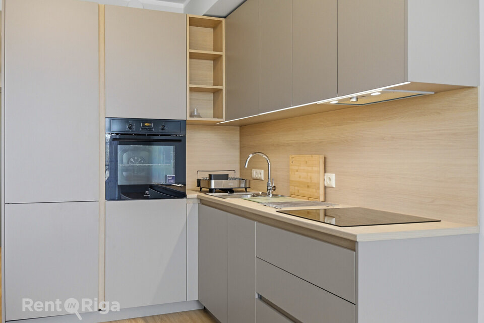 Dzelzavas iela 104, Rīga