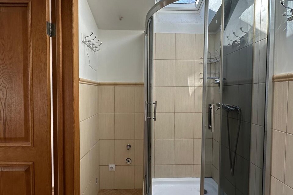 Sparģeļu iela 10, Rīga