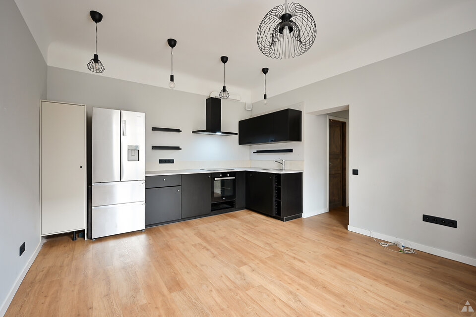 Ropažu iela 98, Rīga