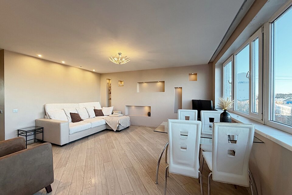 Zirņu iela 5, Rīga