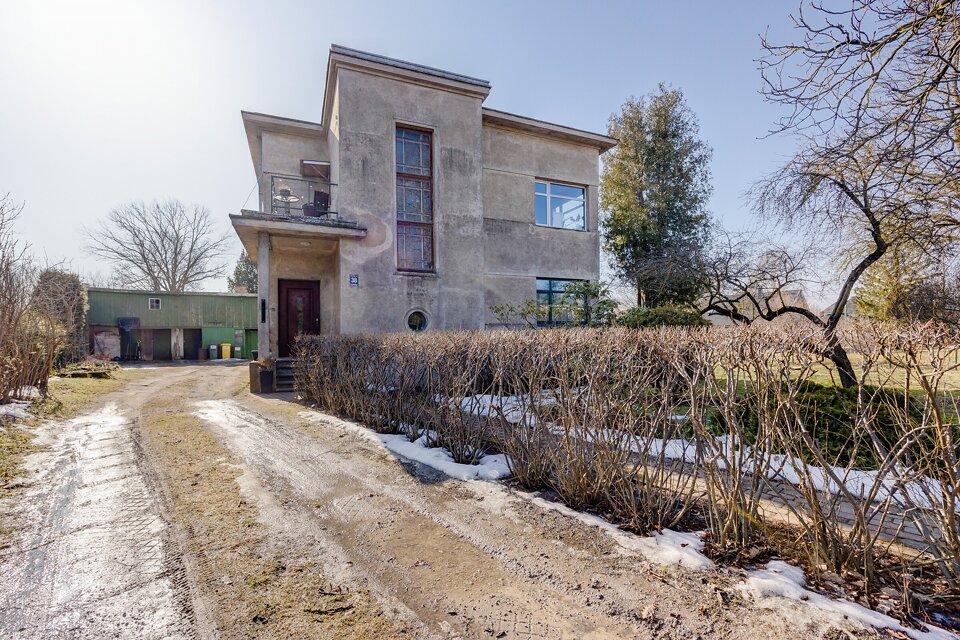 Mežotnes iela 38, Rīga