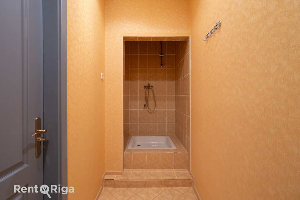 Latgales iela 250, Rīga