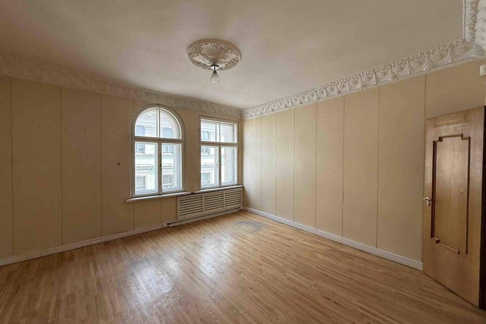 Teātra iela 9, Rīga