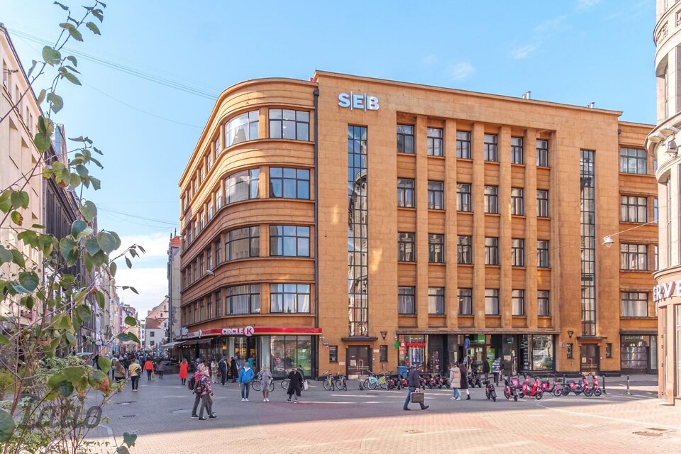 Vaļņu iela 11, Rīga