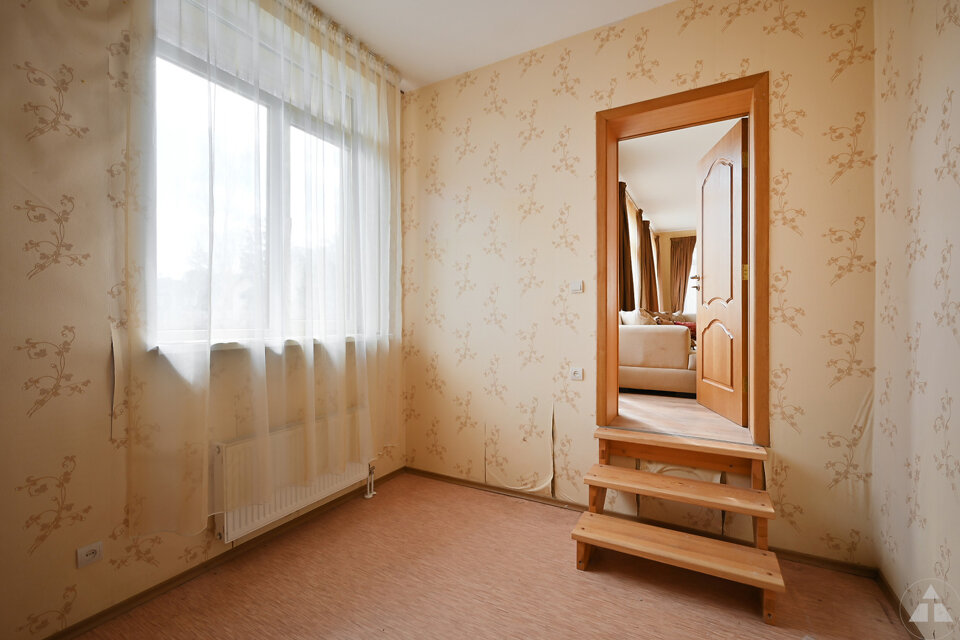 Kalnu iela 25b, Jūrmala