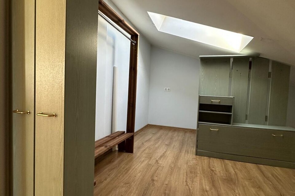 Sparģeļu iela 10, Rīga