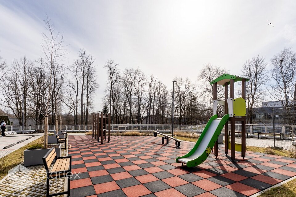 Lielirbes iela 15, Rīga