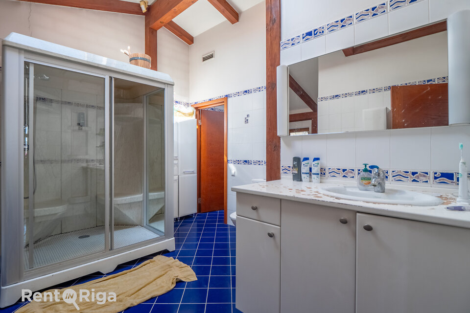 Mazā Smilšu iela 12, Rīga