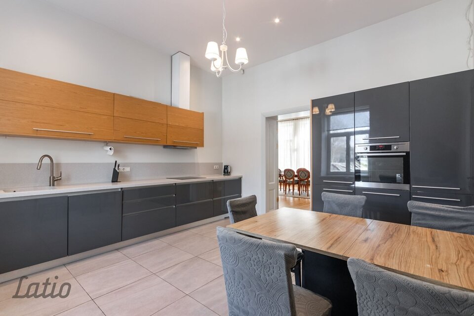 Dubultu prospekts 19, Jūrmala