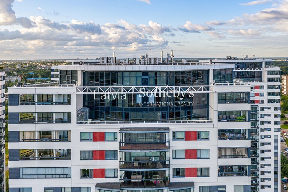 Jāņa Daliņa iela 8, Rīga