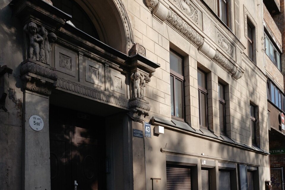 Pērnavas iela 43, Rīga