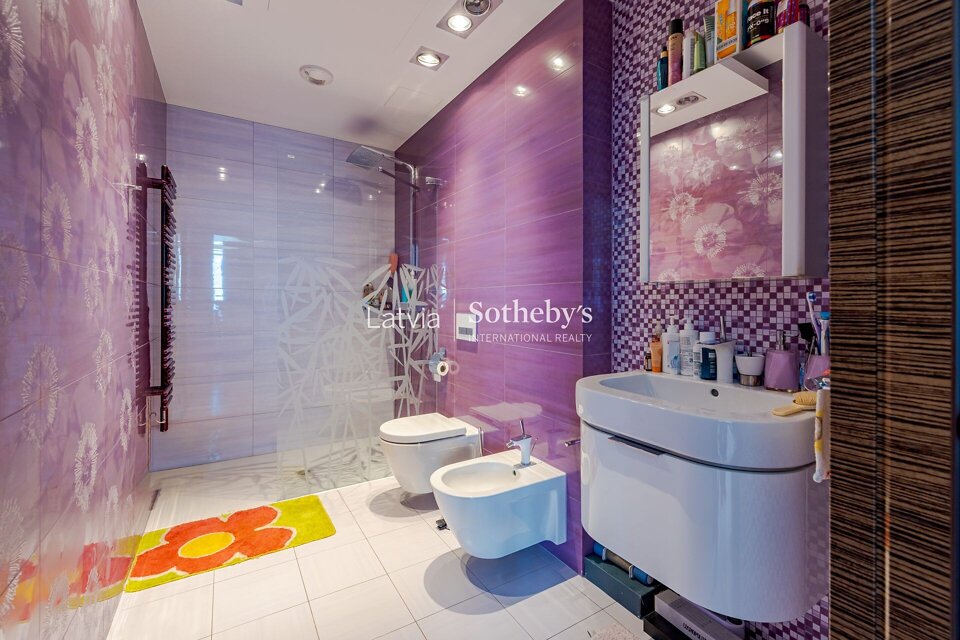 Jāņa Daliņa iela 8, Rīga