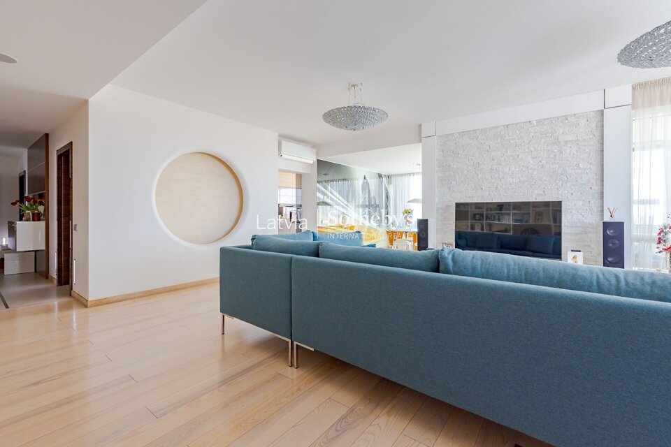 Jāņa Daliņa iela 8, Rīga