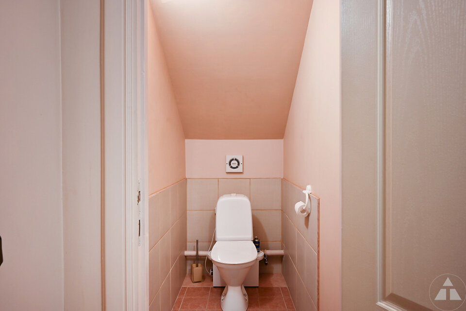 Tulpju iela 11, Rīga