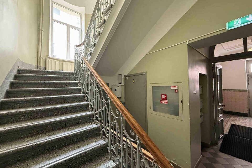 Teātra iela 9, Rīga