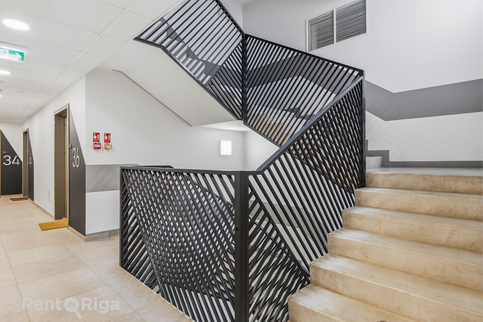 Dzelzavas iela 104, Rīga