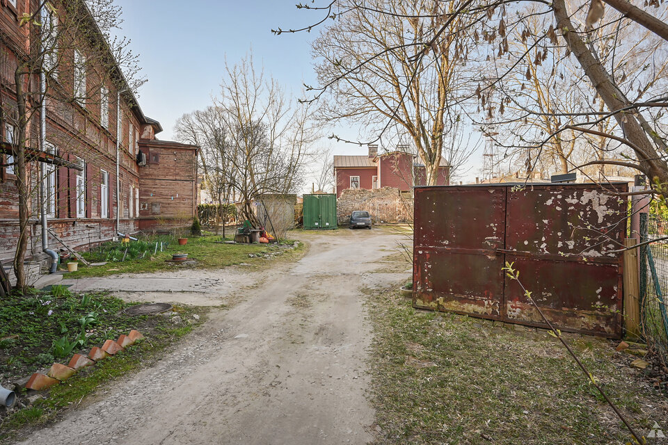 Augļu iela 8a, Rīga