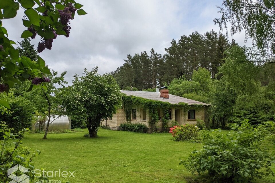 Aļņu iela 24, Saulkrastu nov.