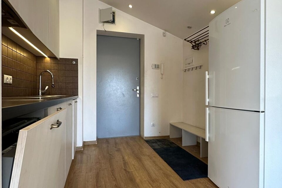 Sparģeļu iela 10, Rīga