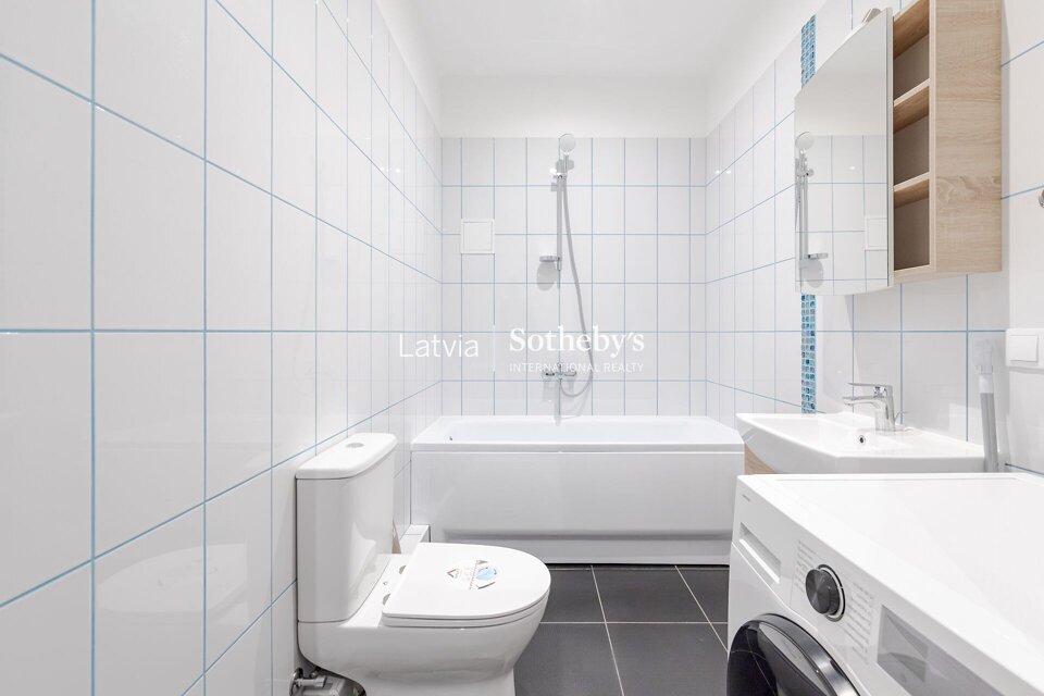 Firsa Sadovņikova iela 39, Rīga