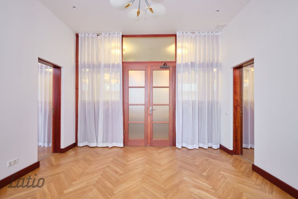 Vaļņu iela 11, Rīga