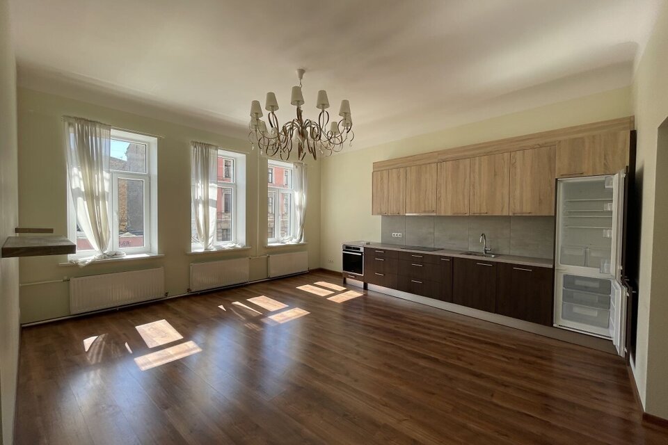 Aleksandra Čaka iela 53, Rīga