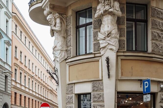 Teātra iela 9, Rīga