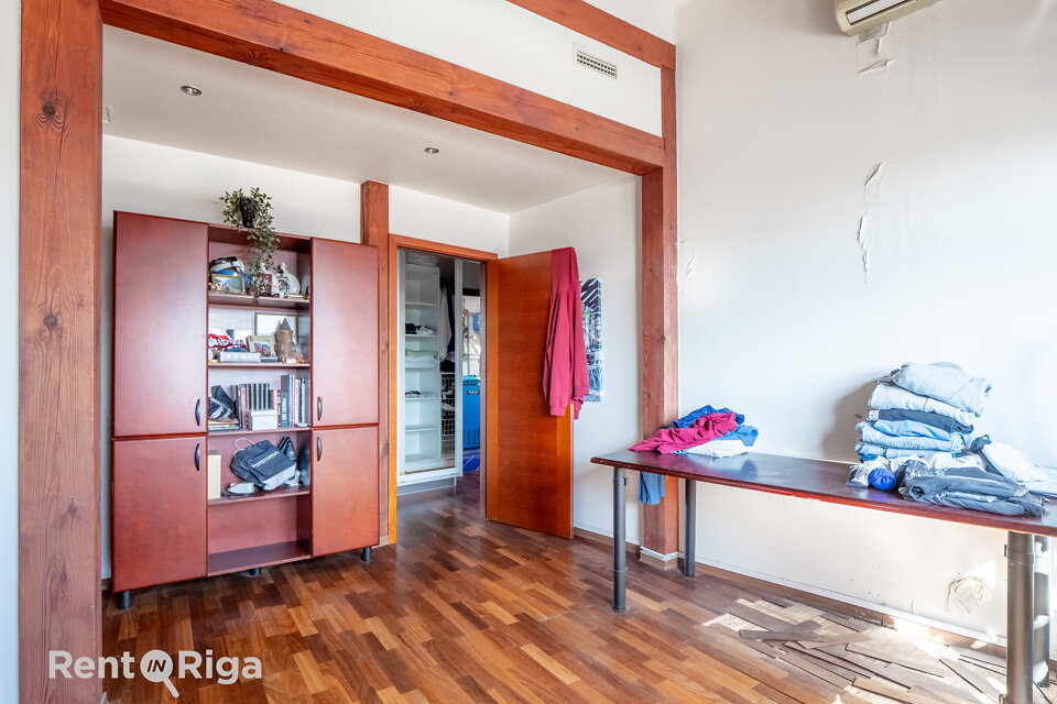 Mazā Smilšu iela 12, Rīga