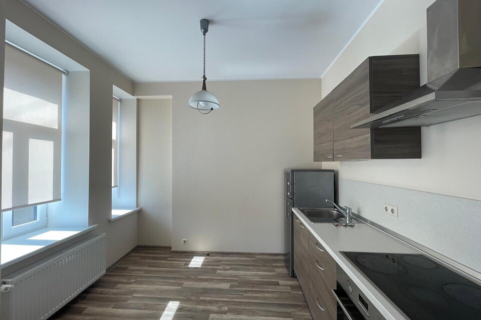 Brīvības iela 102, Rīga