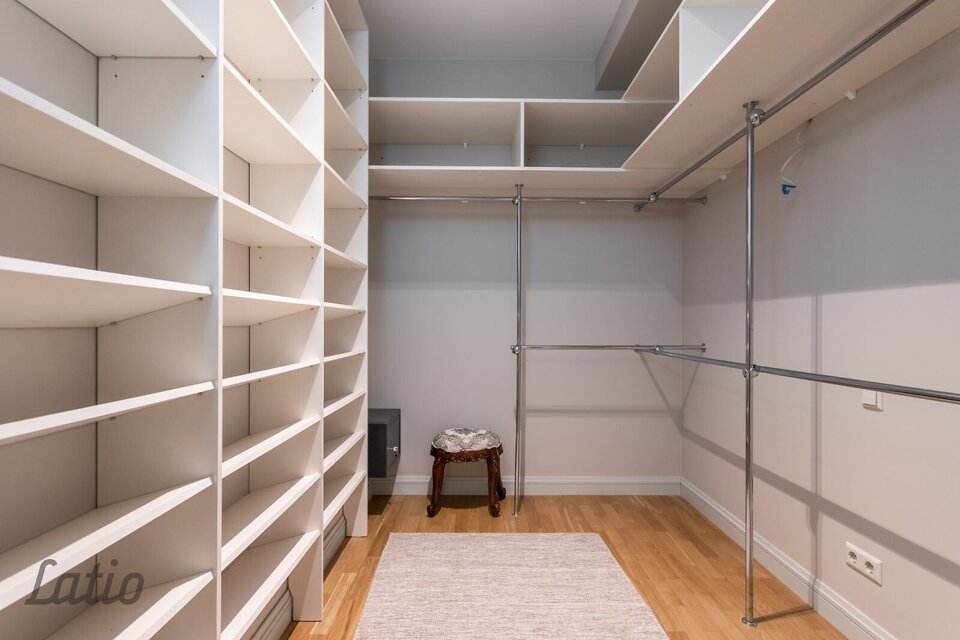 Dubultu prospekts 19, Jūrmala