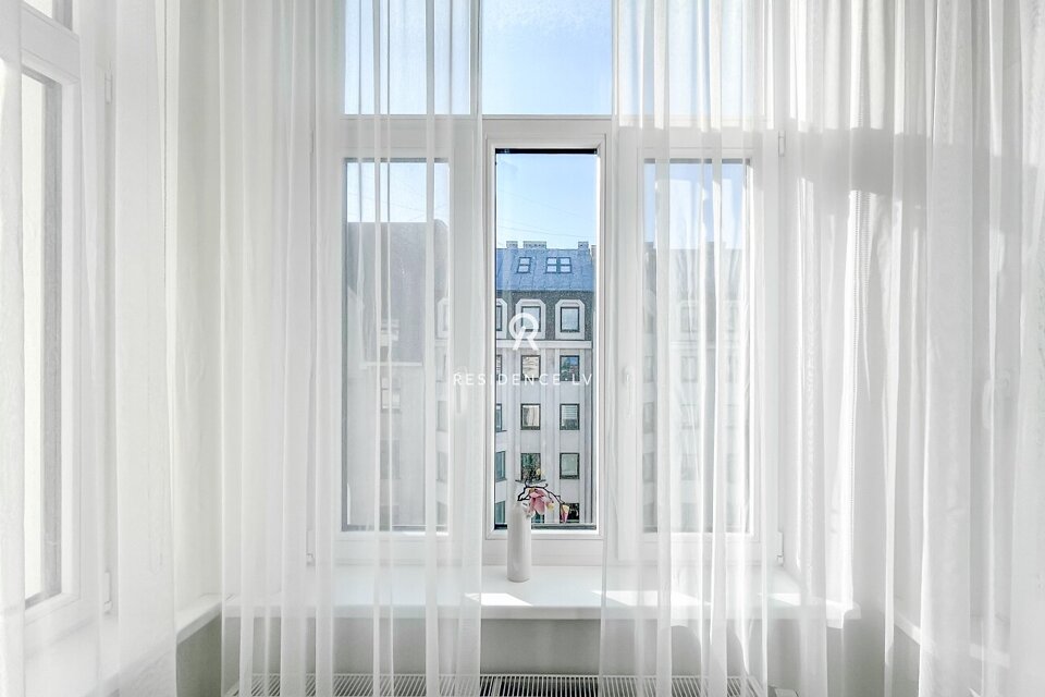 Pulkveža Brieža iela 10, Rīga