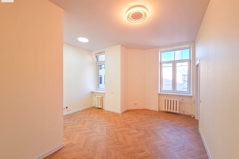 Tērbatas iela 5, Rīga