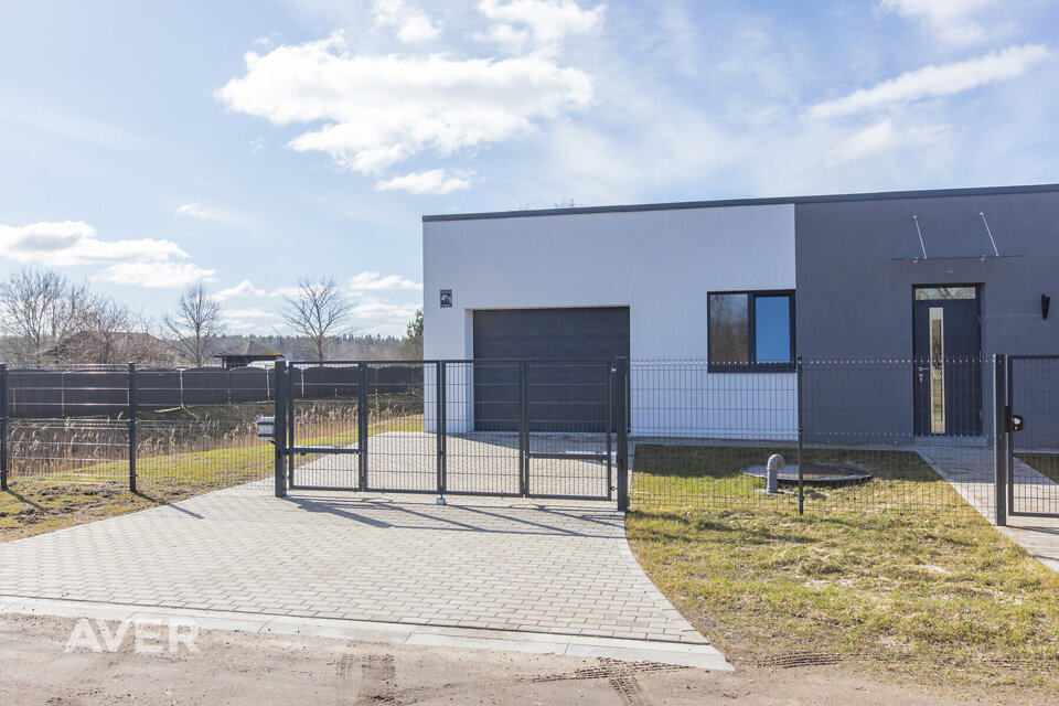 Dzirnezera iela 4a-1, Līči, Ropažu nov.