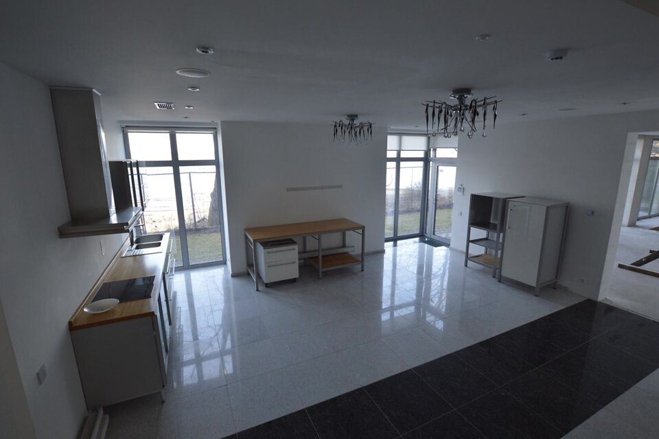 Ezermalas iela 44, Rīga