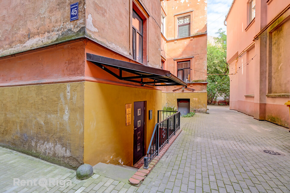 Lāčplēša iela 45, Rīga