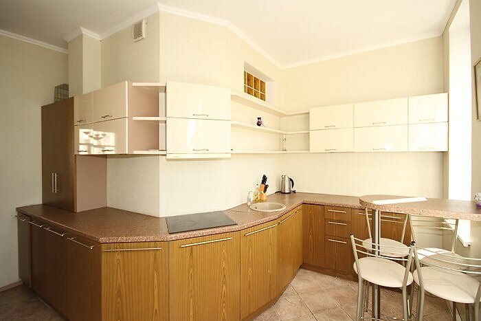 Strūgu iela 2, Rīga