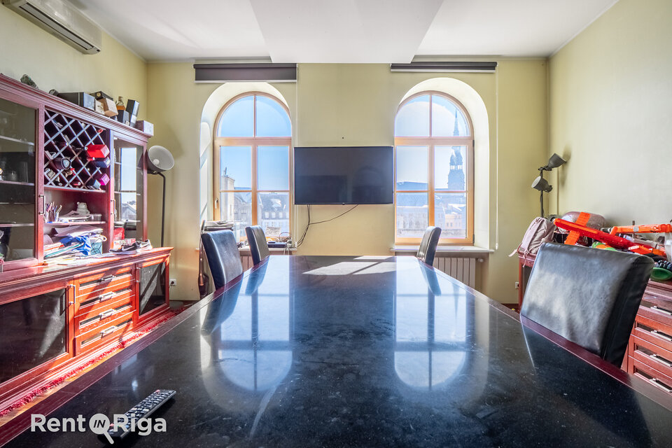 Mazā Smilšu iela 12, Rīga