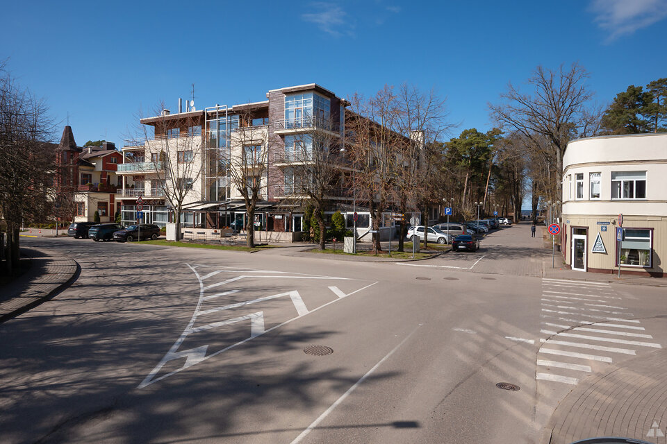 Bulduru prospekts 33, Jūrmala
