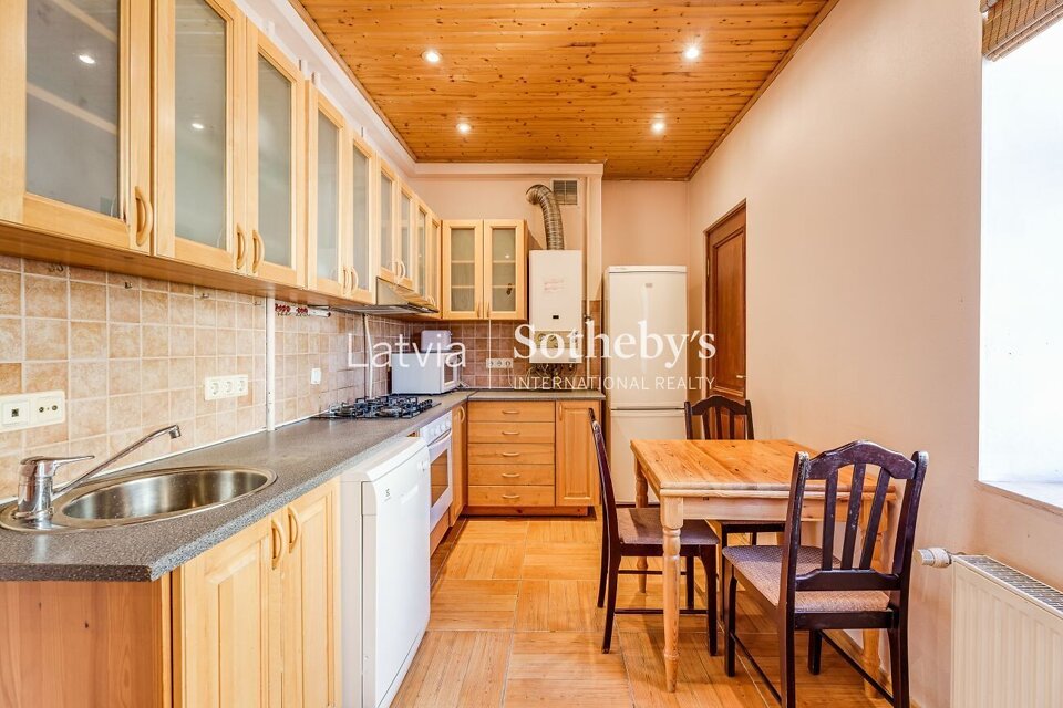 Raiņa bulvāris 3, Rīga