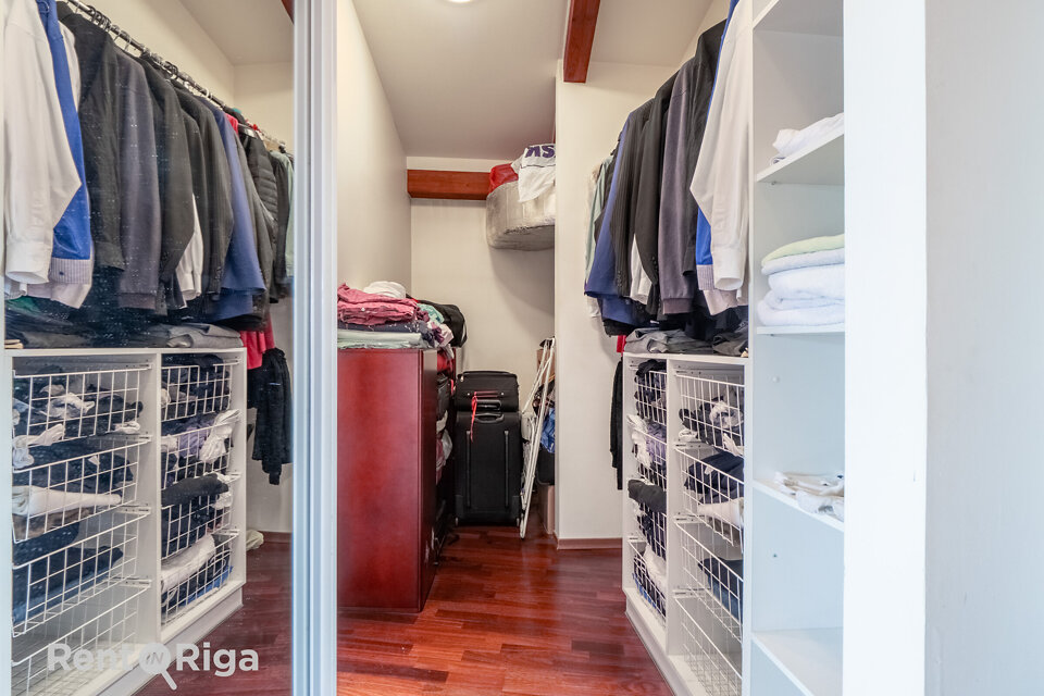 Mazā Smilšu iela 12, Rīga